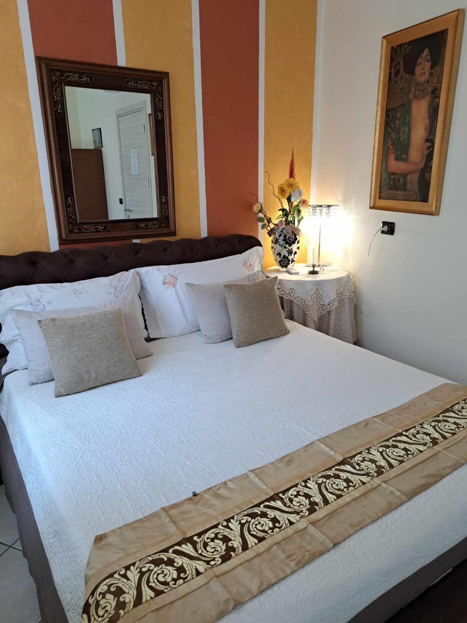B&B Gardasee Castelnuovo del Garda Bagian luar foto
