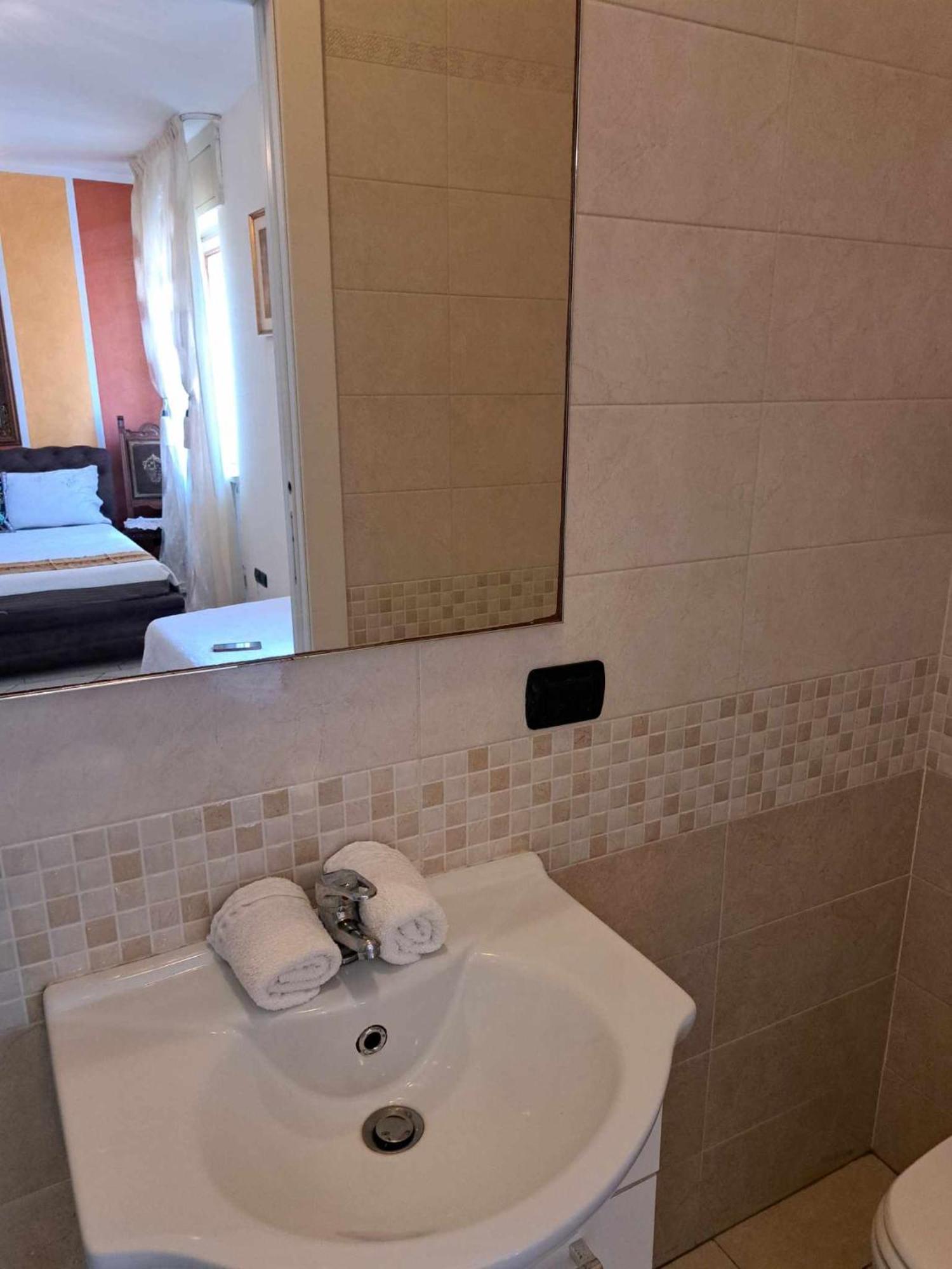 B&B Gardasee Castelnuovo del Garda Bagian luar foto